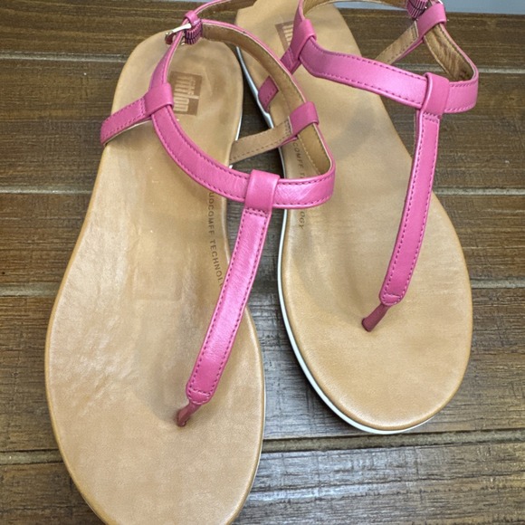 FitFlop Tia Toe Thong Sandals Women's Size 8 Bright Pink Leather With Buckle - Picture 4 of 5